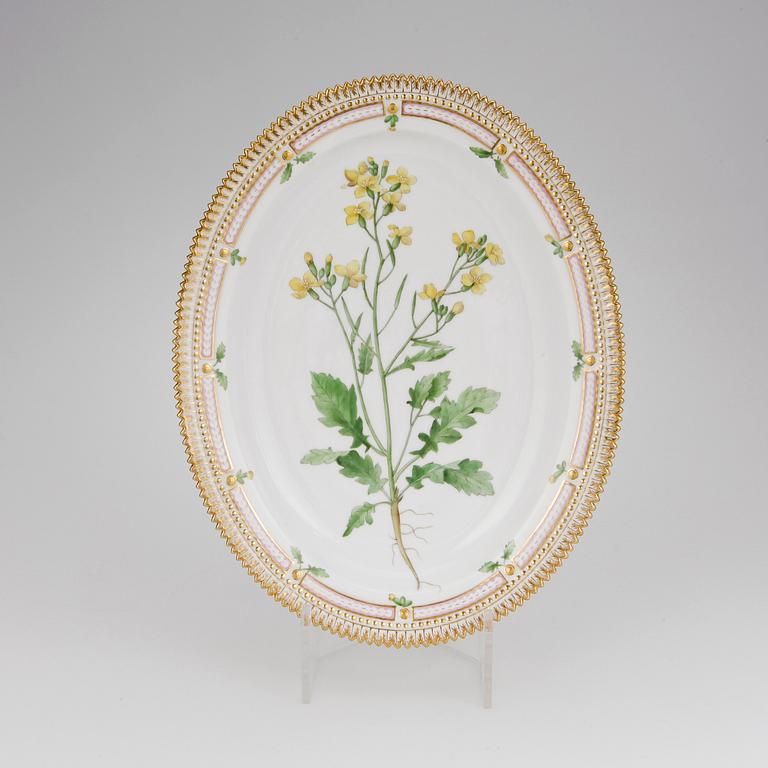 STEKFAT, porslin, "Flora Danica", Royal Copenhagen, Danmark, 1900-tal.