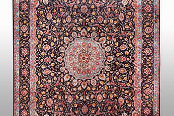 A carpet, Kashan, ca 354 x 242 cm.