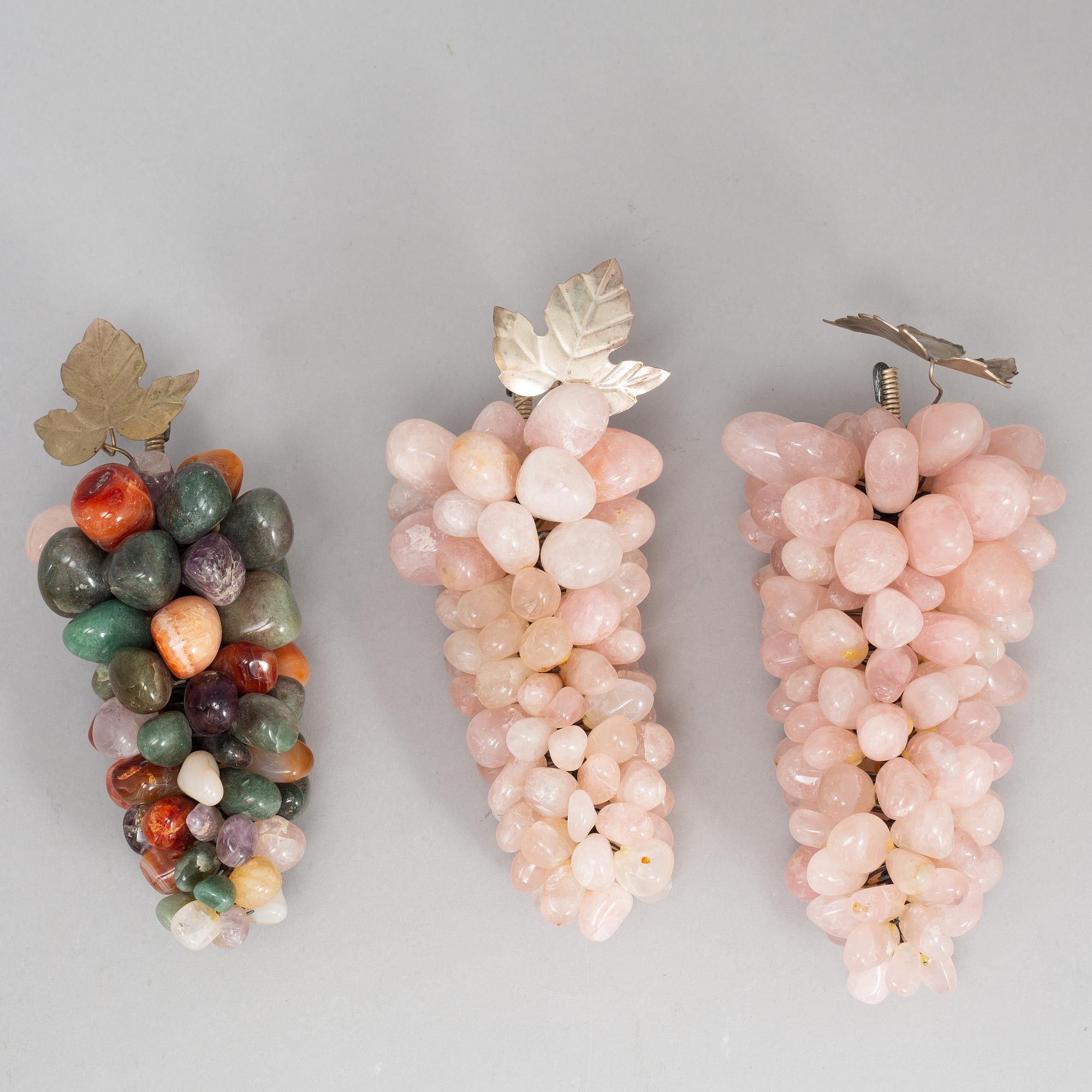 BORDSDEKORATIONER, tre stycken, sten. Kina, 1900-tal.