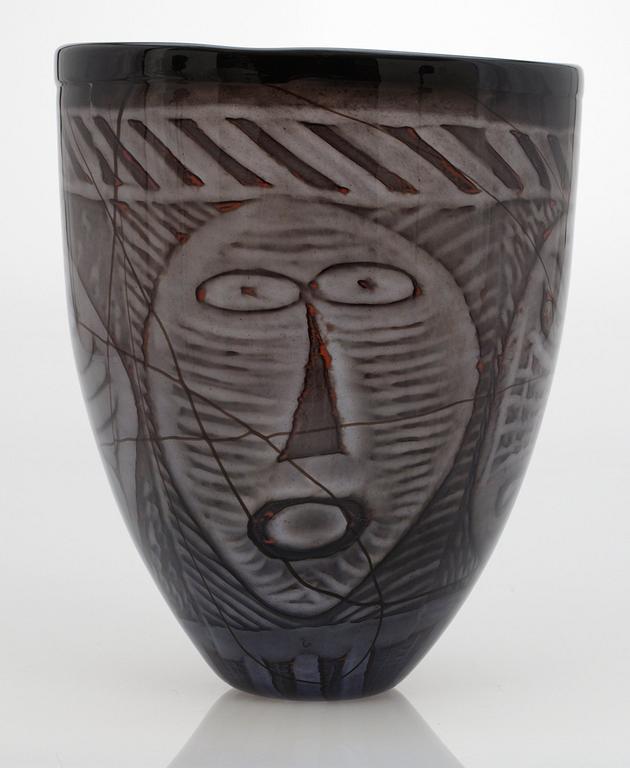 A Jan-Erik Ritzman glass vase, Transjö 1998.