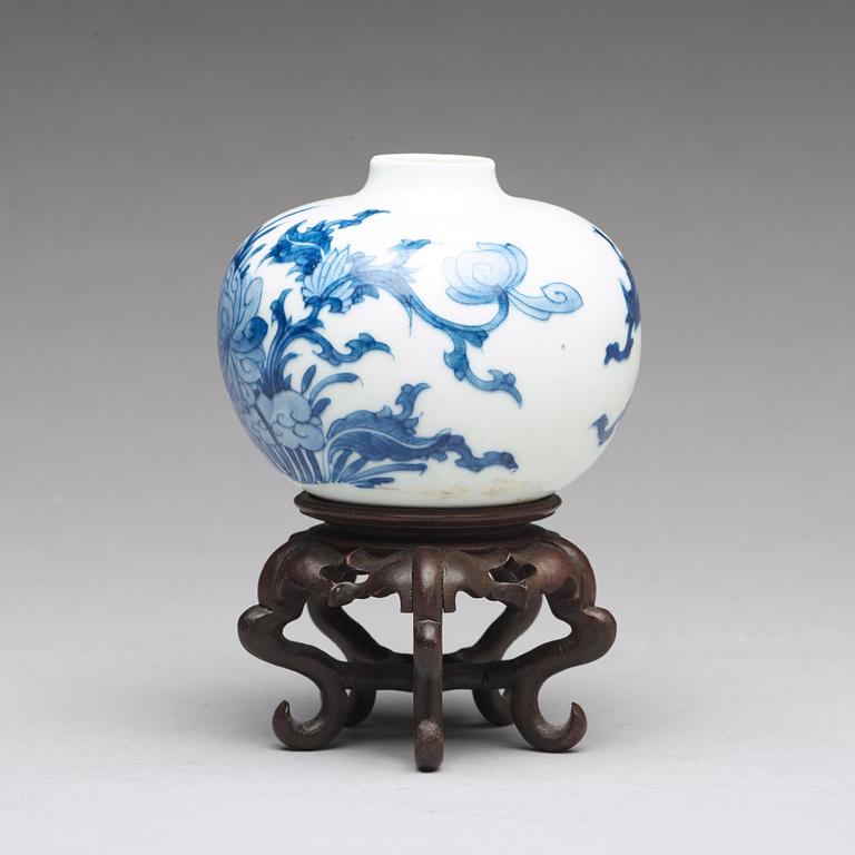 A Ming style blue and white vase, Qing dynasty, Yongzheng (1723-35).