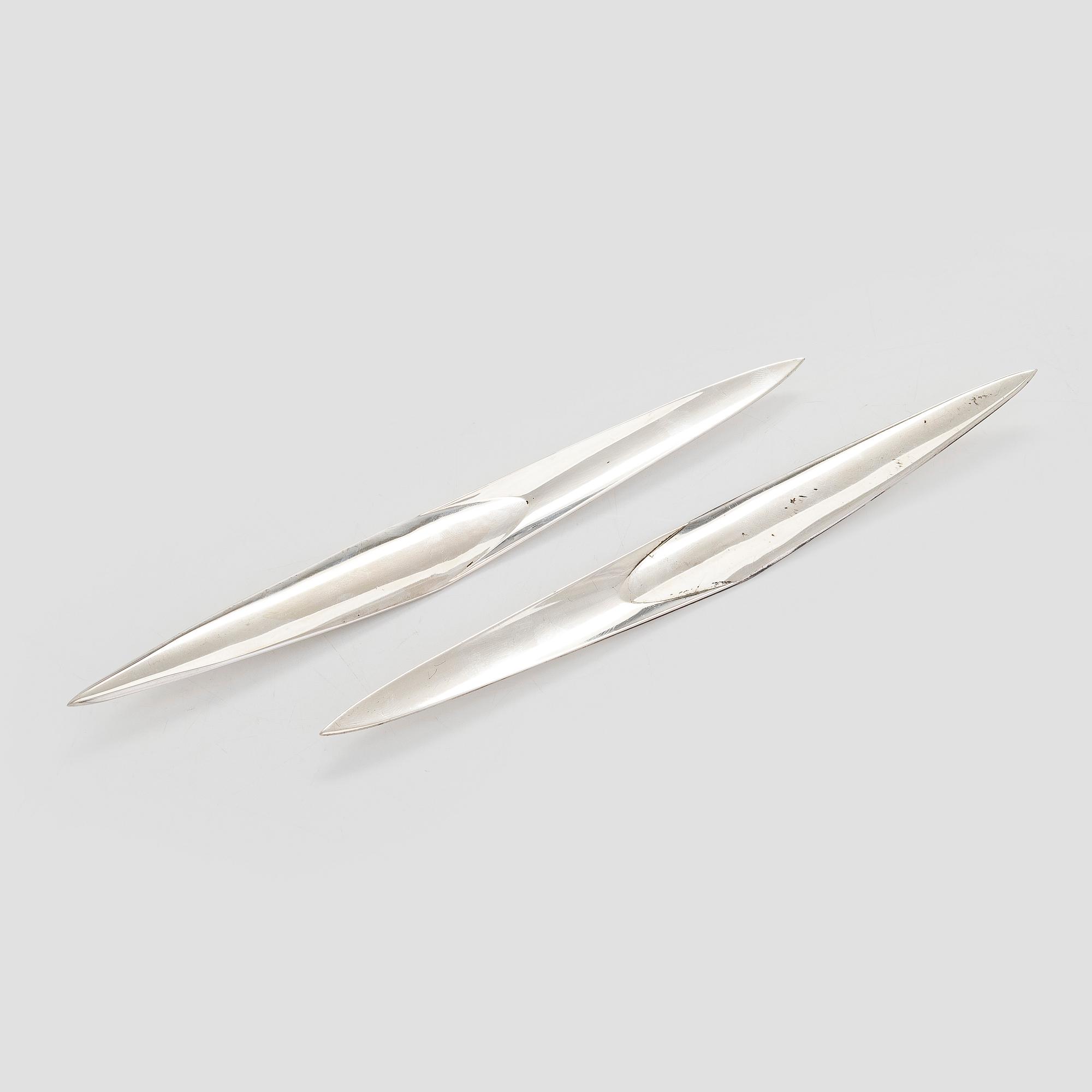 Tapio Wirkkala, Two paper knives, silver. Kultakeskus, Hämeenlinna 1988 and 2005.