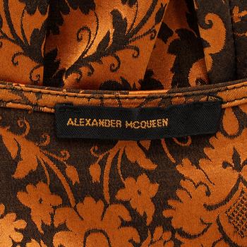 ALEXANDER MCQUEEN, a silk skirt and top, 2003/2004, skirt size 44.