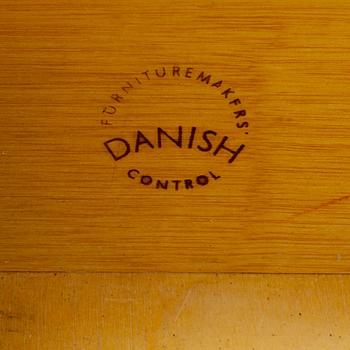 Arne Wahl Iversen, desk, model 56, Vinde Møbelfabrik, Denmark.