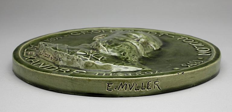 MEDALJONG, keramik. E.Muller, Paris.