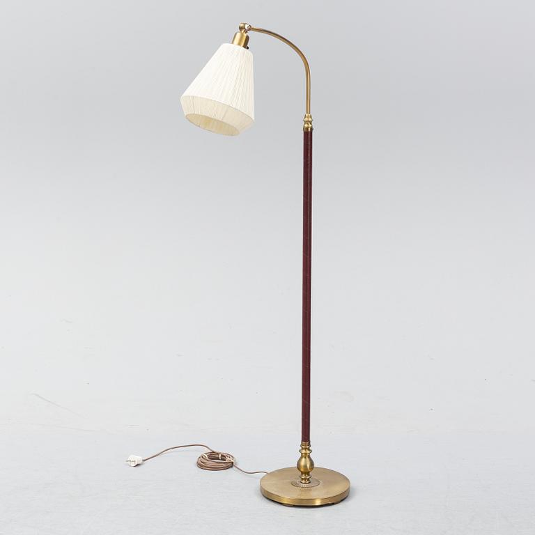 A mid 20th Century floor lamp.