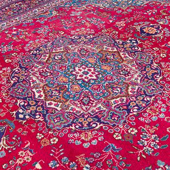 A Keshan carpet, circa 396x293 cm.