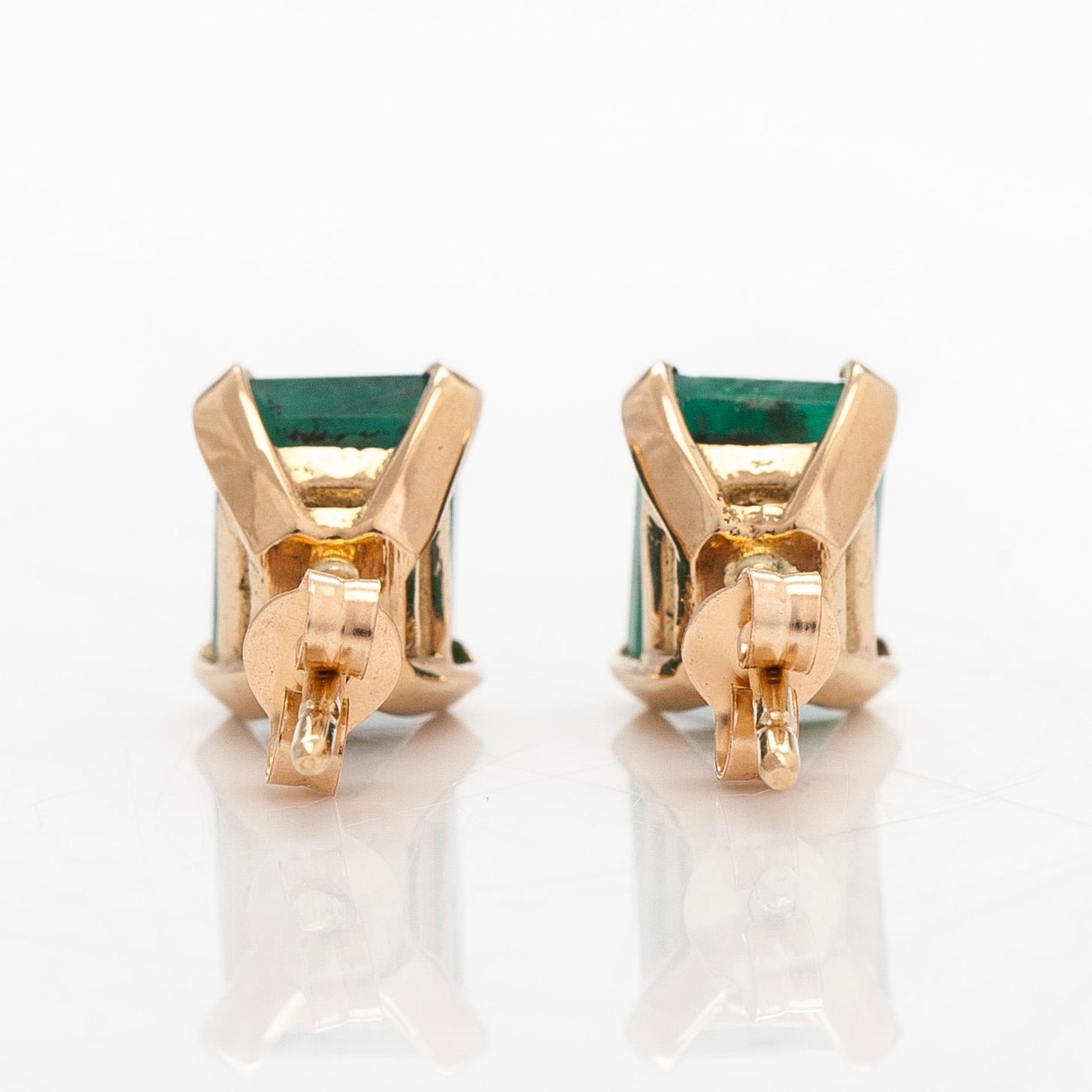 Örhängen, 18K guld med smaragder.