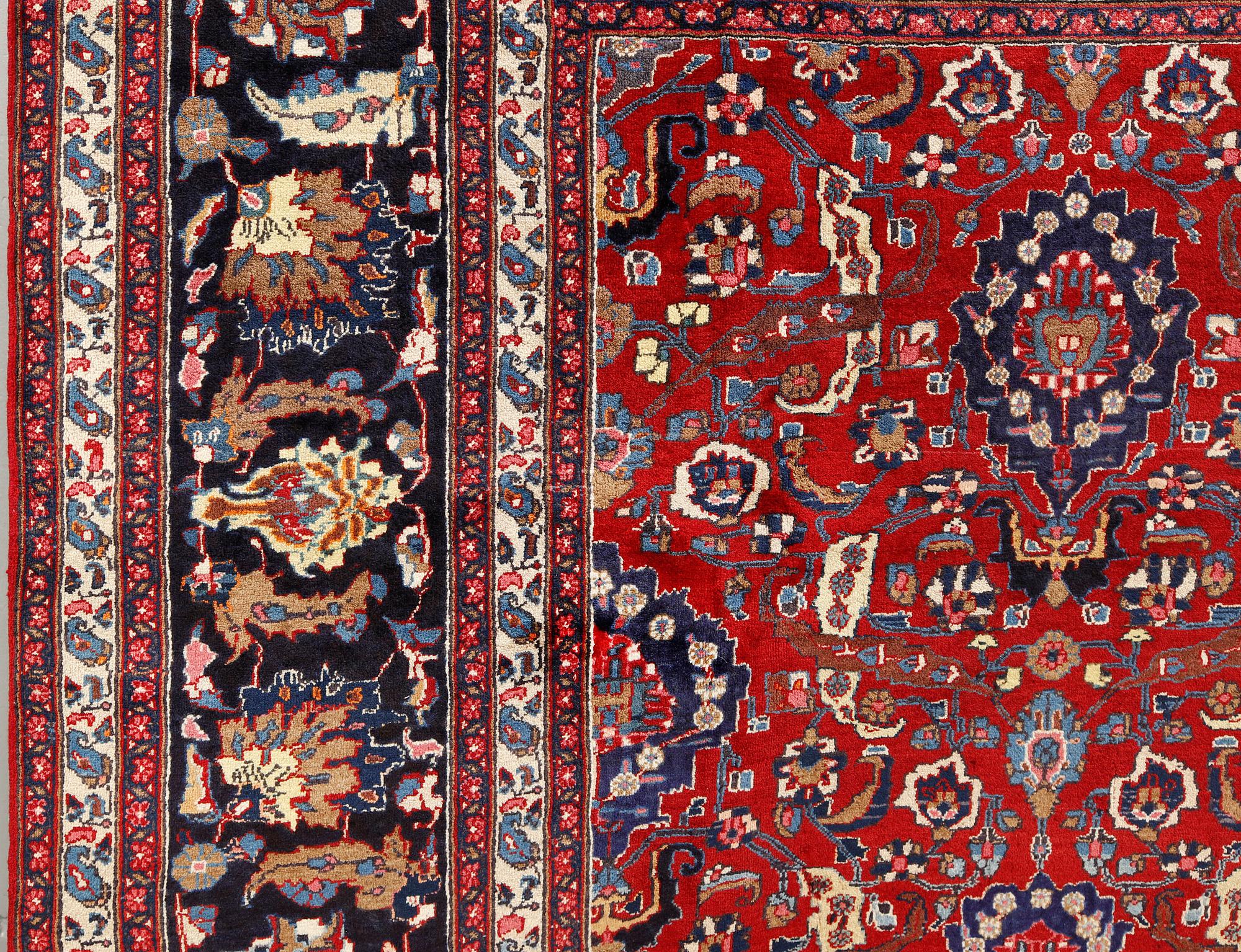 Matta, Old Bidjar, ca 316 x 306 cm.