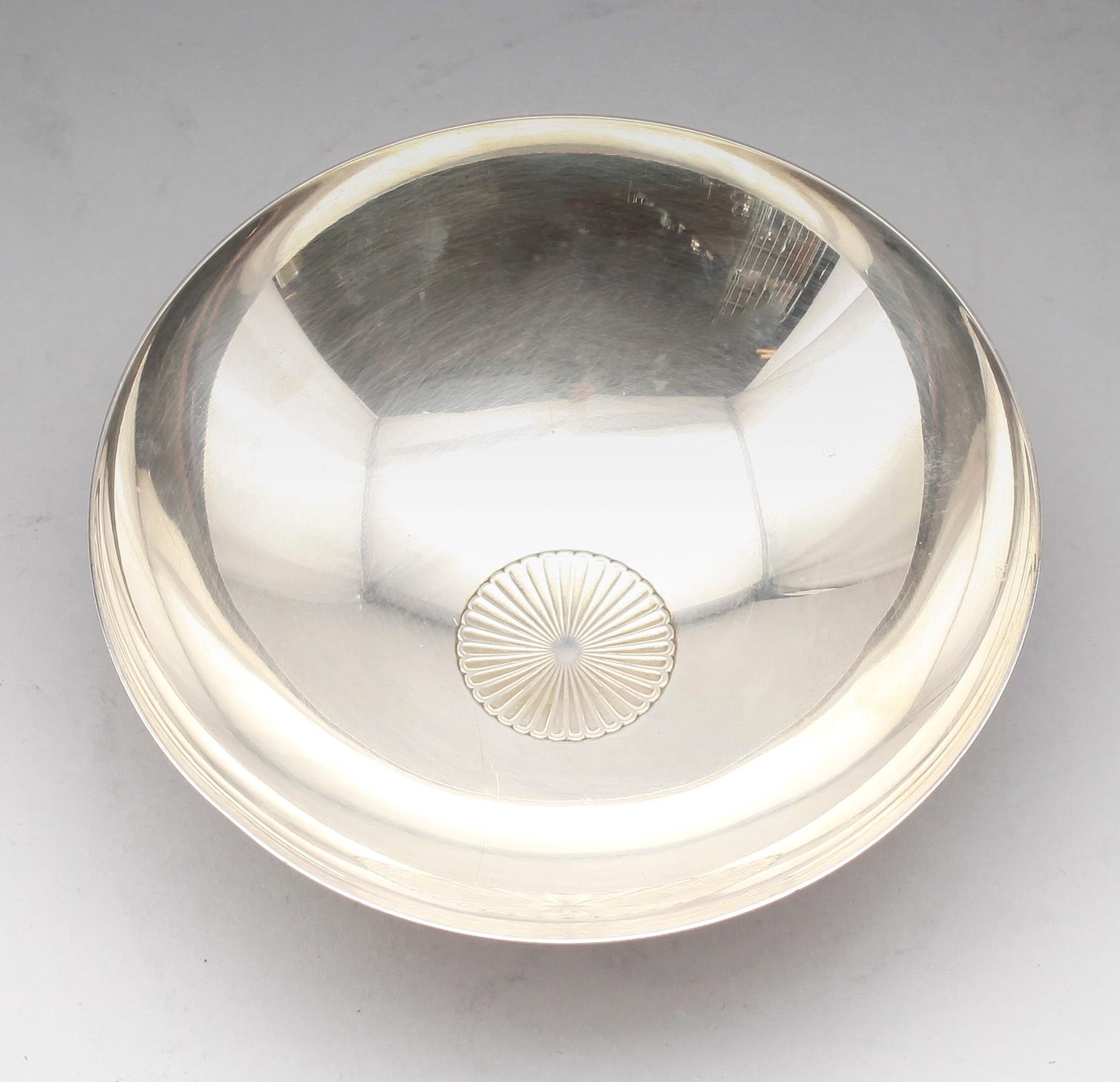 SKÅL PÅ FOT, silver, Sigvard Bernadotte, Georg Jensen, Danmark.