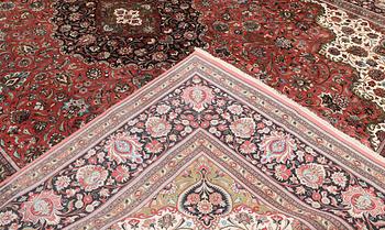 Rug, silk, Ghom, 424 x 307 cm.