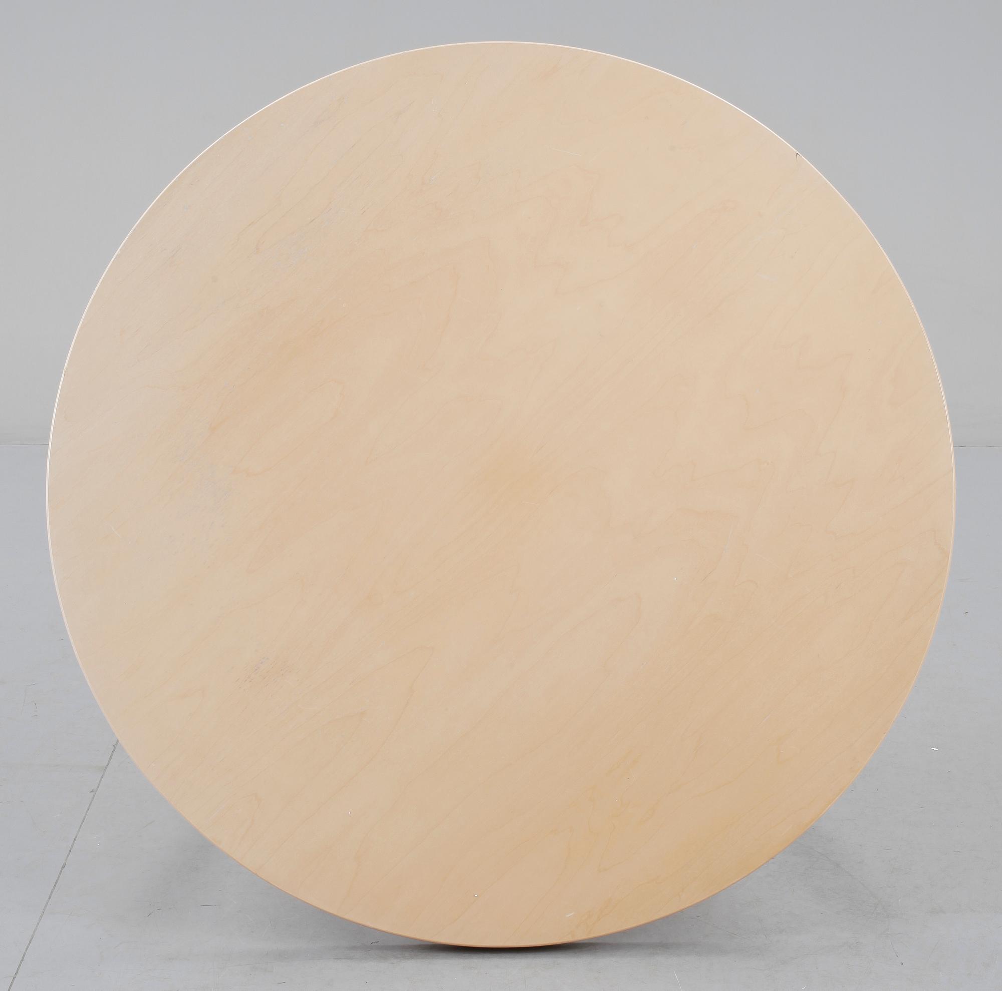 MATBORD, modell 91, Alvar Aalto för Artek, Finland.