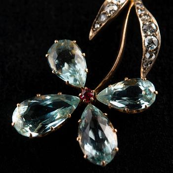 A PENDANT, 56 gold, A. Tillander St. Petersburg 1908-17. Old cut diamonds, aquamarines, ruby. Weight 5 g.