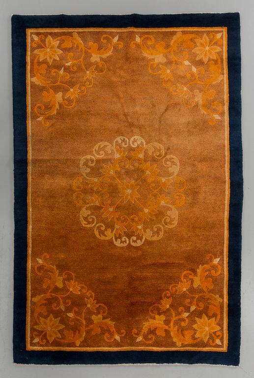 An old Chinese probably Baotou carpet ca 197 x 134 cm.