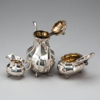 KAFFESERVIS, 3 delar, silver. Rokokostil, svenska importstämplar. Ca 1100g.