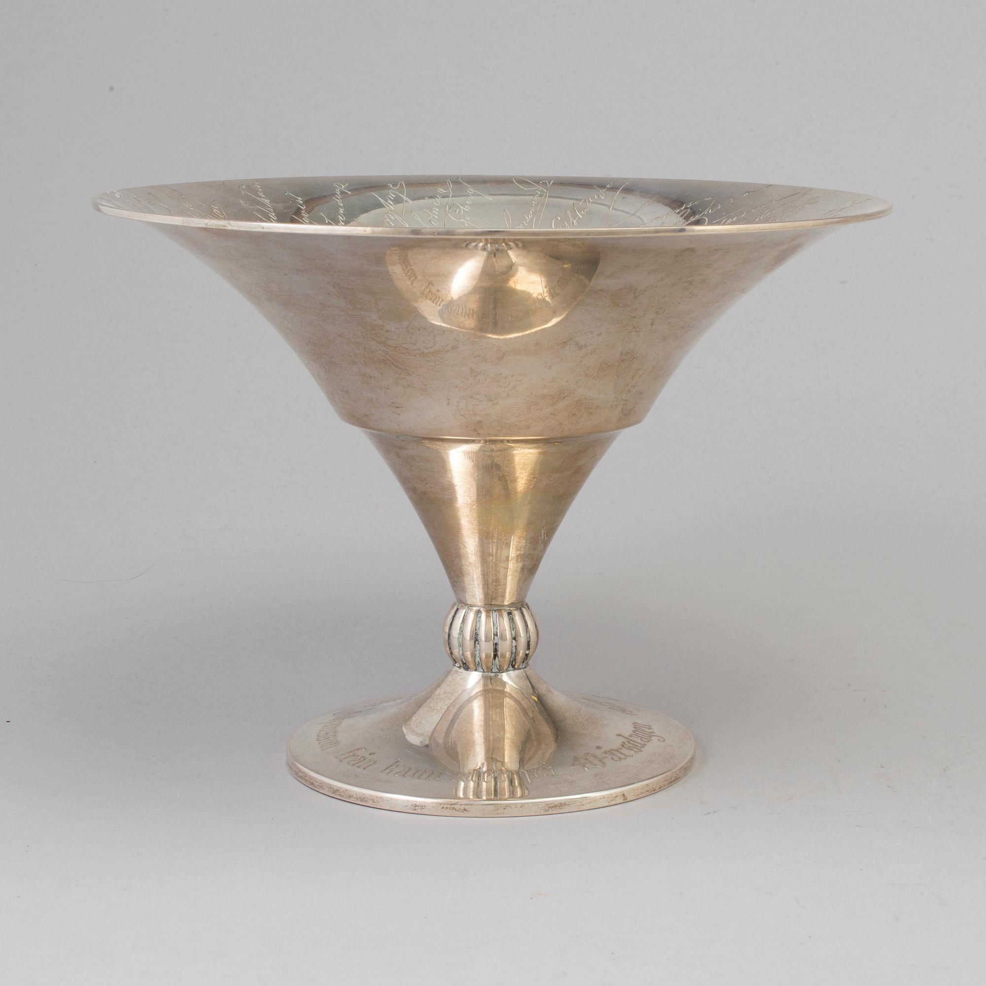 A silver bowl. K.G.M.G, Uppsala, 1929.
