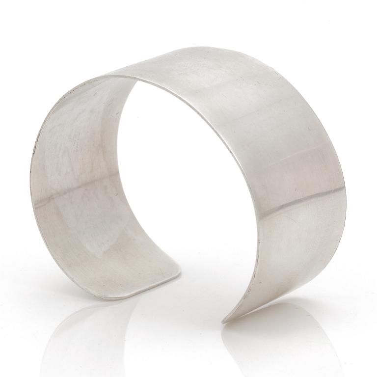 A Wiwen Nilsson sterling bangle, Lund 1965.