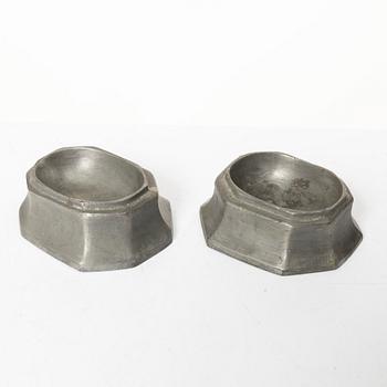 Rokoko, A pair of Swedish pewter salt cellars, 18th century.
