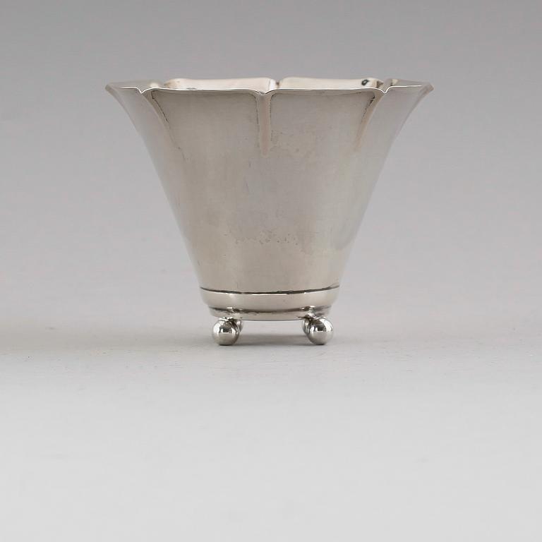 SKÅL, silver, Wiwen Nilsson, Lund 1932. Vikt ca 104 gram.