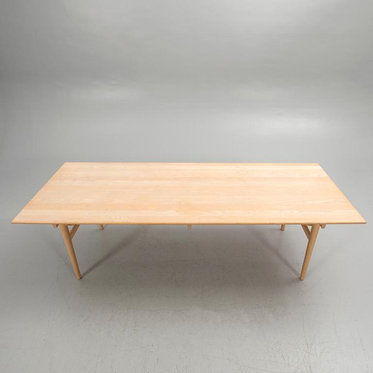 Hans J. Wegner, Matbord, "CH327", 2000-tal.