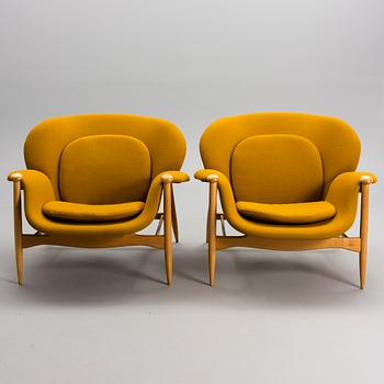 CARIN BRYGGMAN, FÅTÖLJER, ETT PAR.