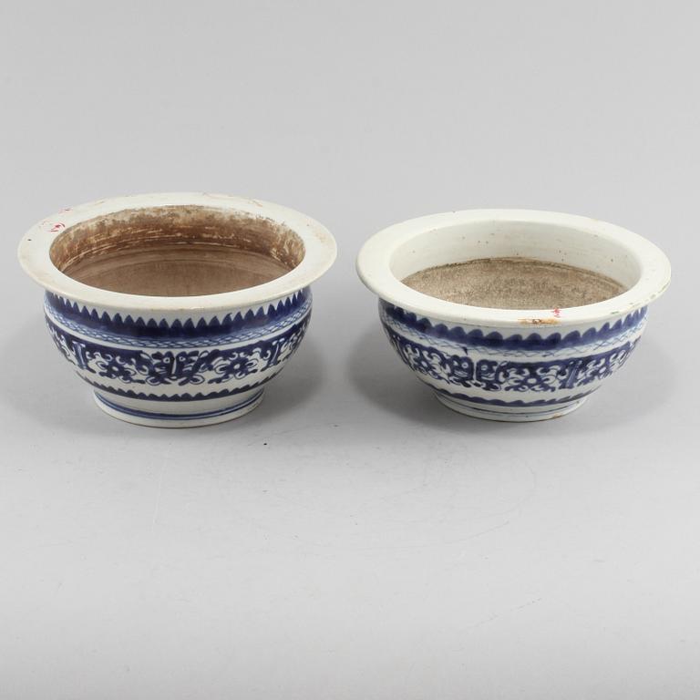 YTTERFODER, 2 st, porslin, Kina, 1900-tal.