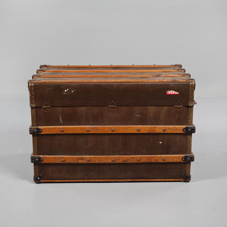 KOFFERT, 1900-talets första hälft.