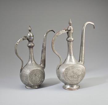 KANNA, 2 st, förtennad koppar, 1800-tal, Persisk typ.
