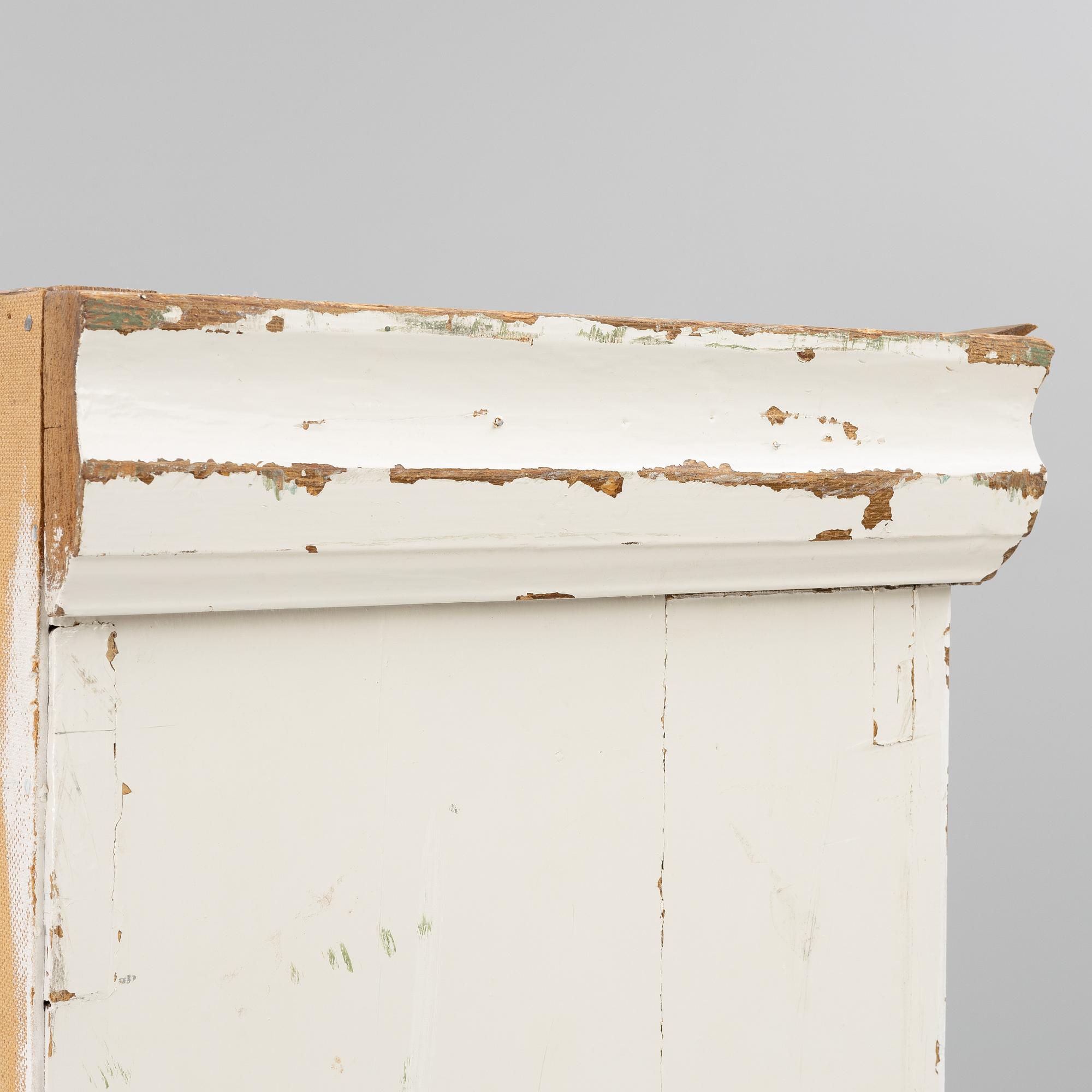 An early 20th century  cabinet.