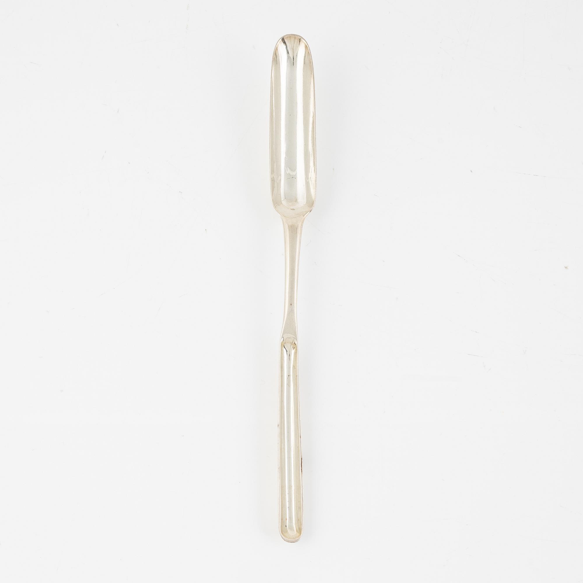 An English Silver Marrow Scoop, mark of Andrew Archer, London 1720.