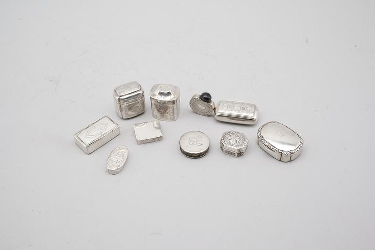 DOSOR, 10 st, silver, bl a svenska, engelska, holländska stämplar, 1800-/1900-tal. Vikt ca 200 gram.