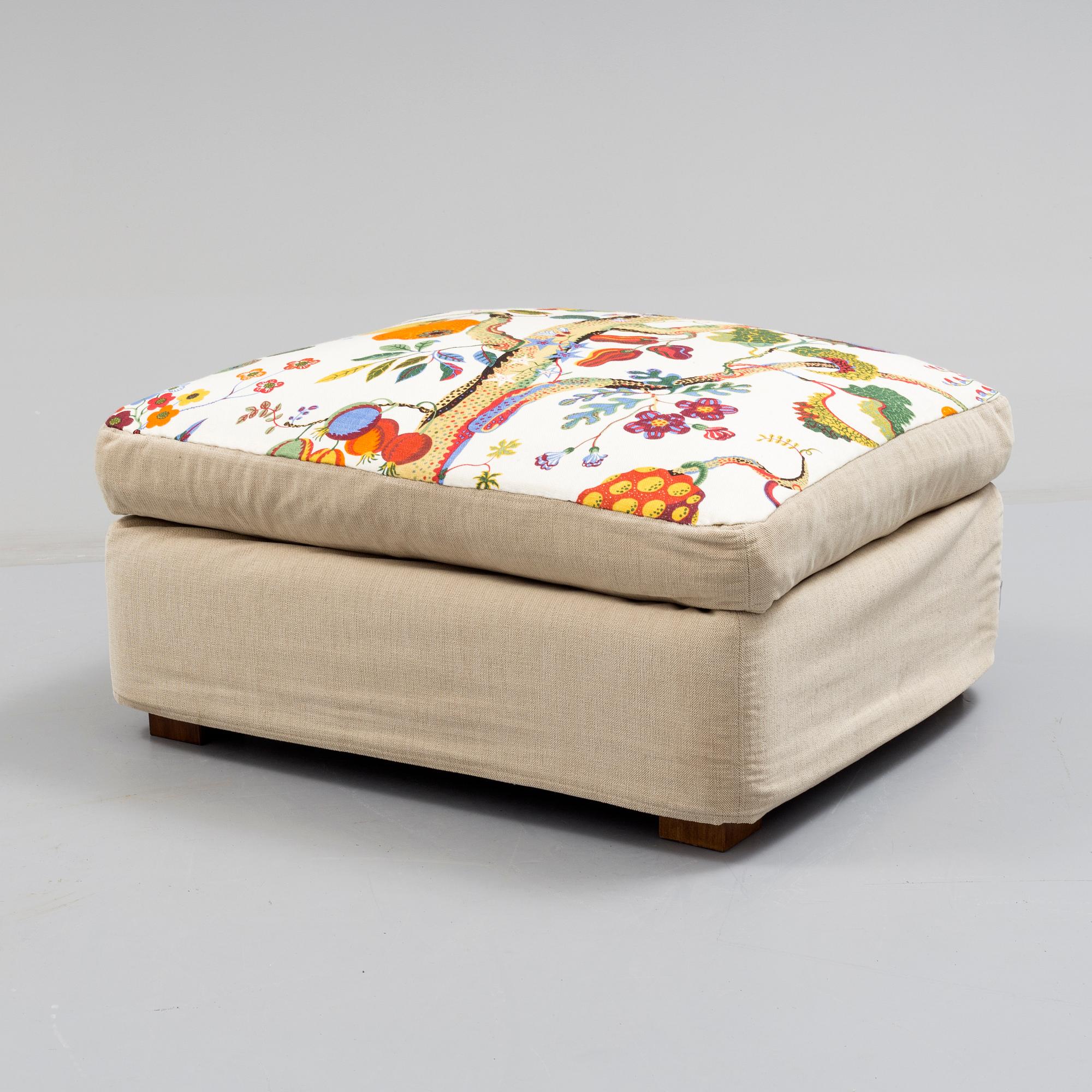 FOTPALL/SITTPUFF, modern tillverkning.