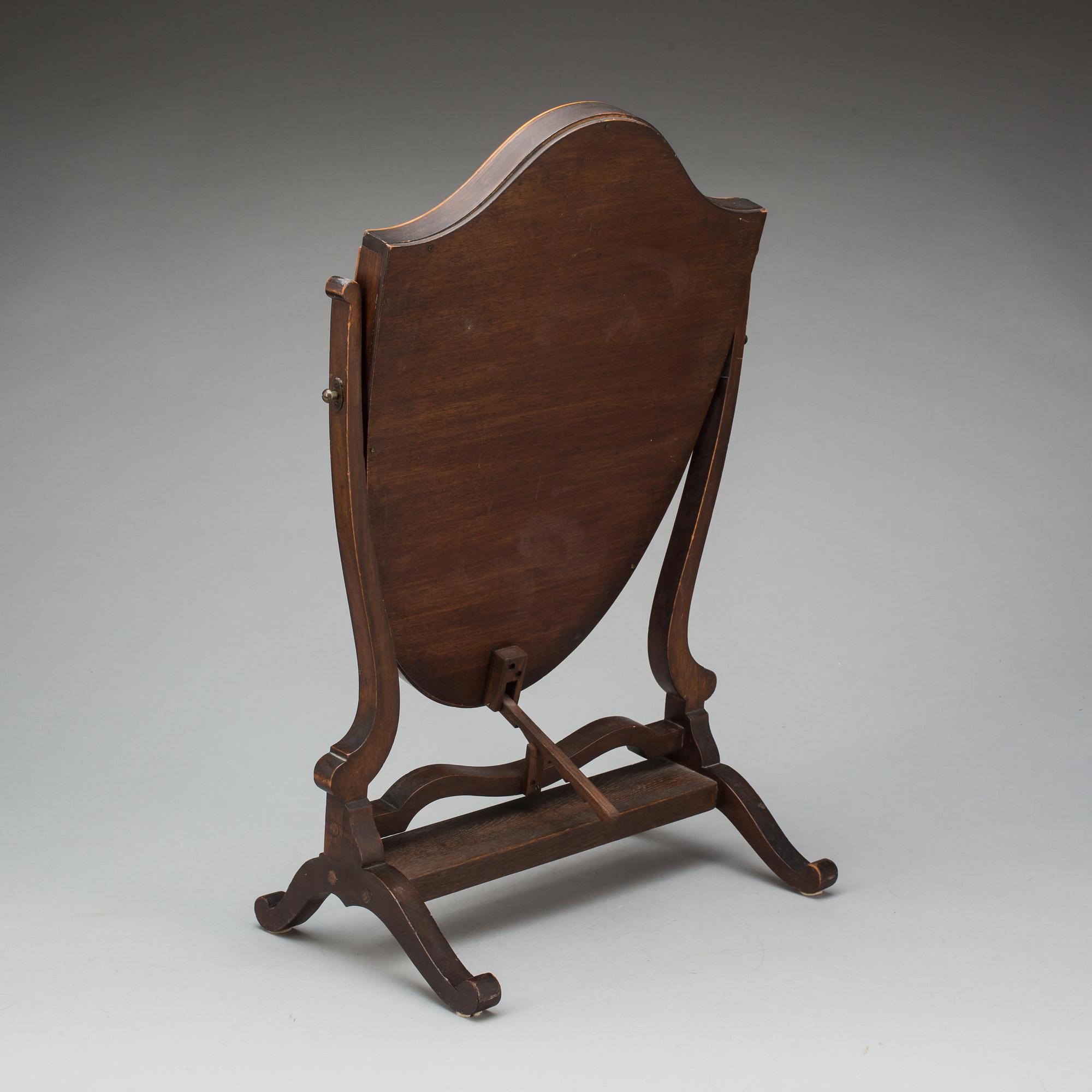 BORDSSPEGEL, omkring sekelskiftet 1800/1900.
