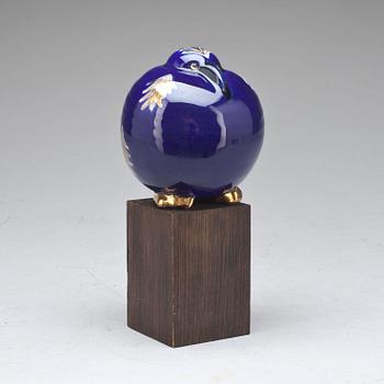 FIGURIN, stengods. Signerad Lisa Larson, Gustavsberg, 1900-talets andra hälft.