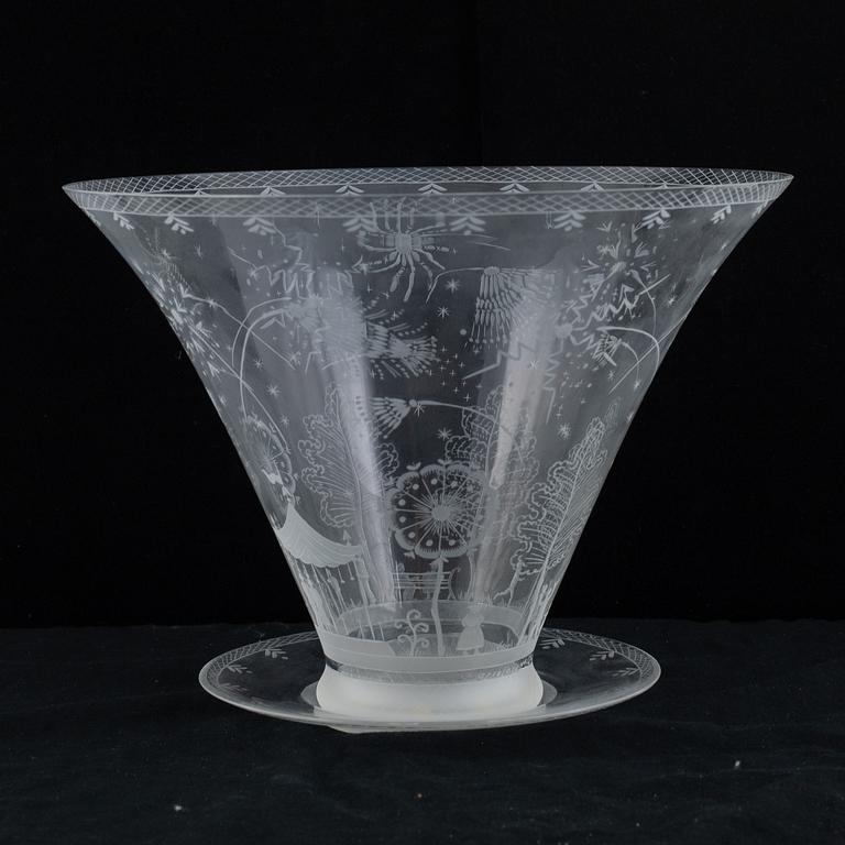 Edward Hald, an engraved glass "Fyrverkeriskål" with plate (fireworks bowl), Orrefors Sweden 1968,