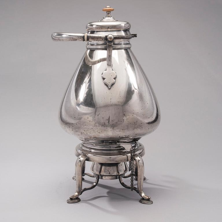 SAMOVAARI, hopeoitu, helmiäistä, leimattu AK. Aleksander Katch (Александр Качъ) Pietari, vuosisadanvaihde 1800/1900.