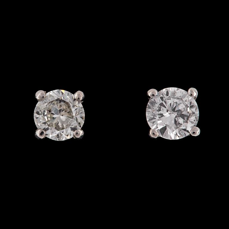 EARSTUDS, brilliant cut diamonds, tot. 1.50 cts (app. 0.75 cts each).