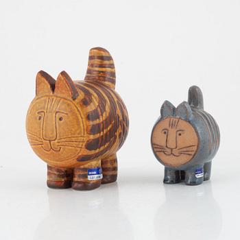 Lisa Larson, figuriner, 2 st, "Stora katten" och "Katt", ur serierna "Jura" och "Menageri", Gustavsberg.