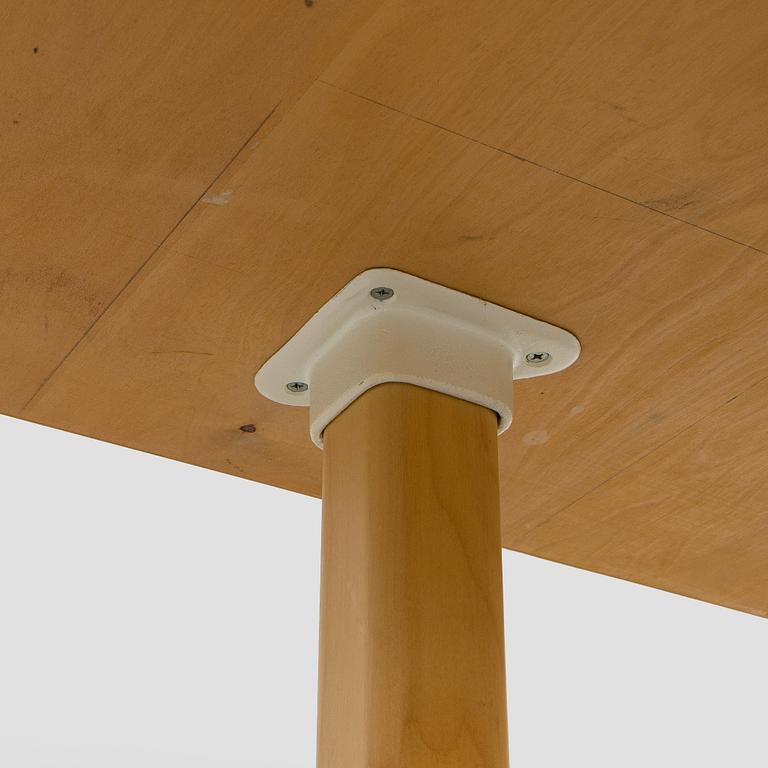 Alvar Aalto, ruokapöytä / neuvottelupöytä, malli 86, Artek, 1900-luvun loppu.