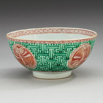 A wucai decorated bowl, Ming dynasty, 17th Century, with Chenghua six character mark.