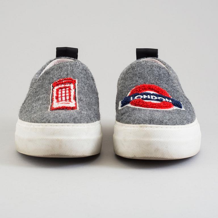 a pair of Joshua Sanders shoes, size 39.