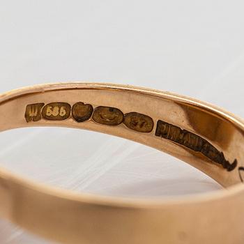 Björn Weckström, ring "Brutet löv", 14K guld och odlade pärlor. Lapponia 1971.