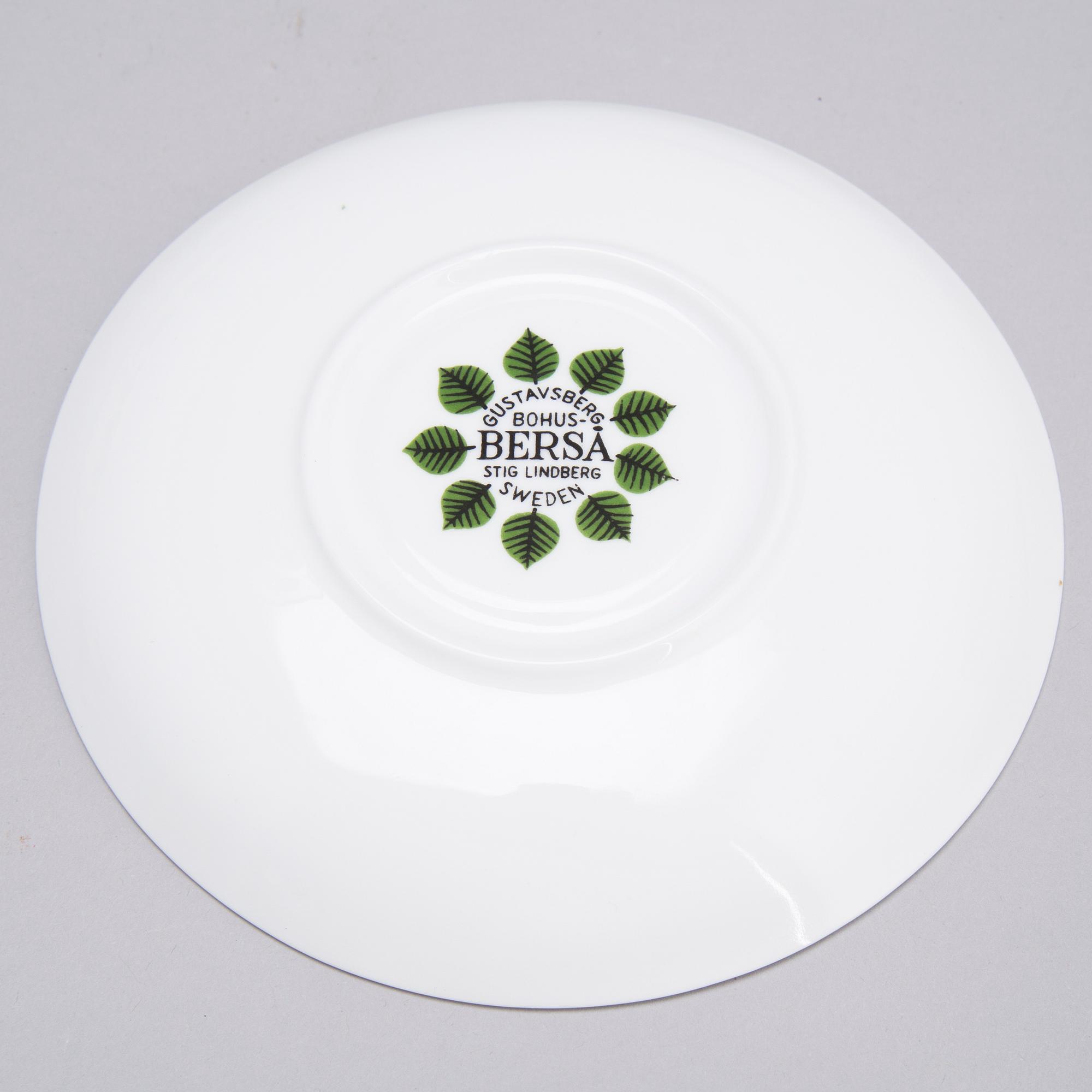 A set of 30 pieces of 'Berså' tableware by Stil Lindberg, Gustavsberg.