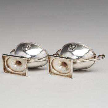 Johan Jacob Ulfsberg, saltkar, ett par, silver, Nyköping (verksam 1793-1824(1825)). Sengustavianska.