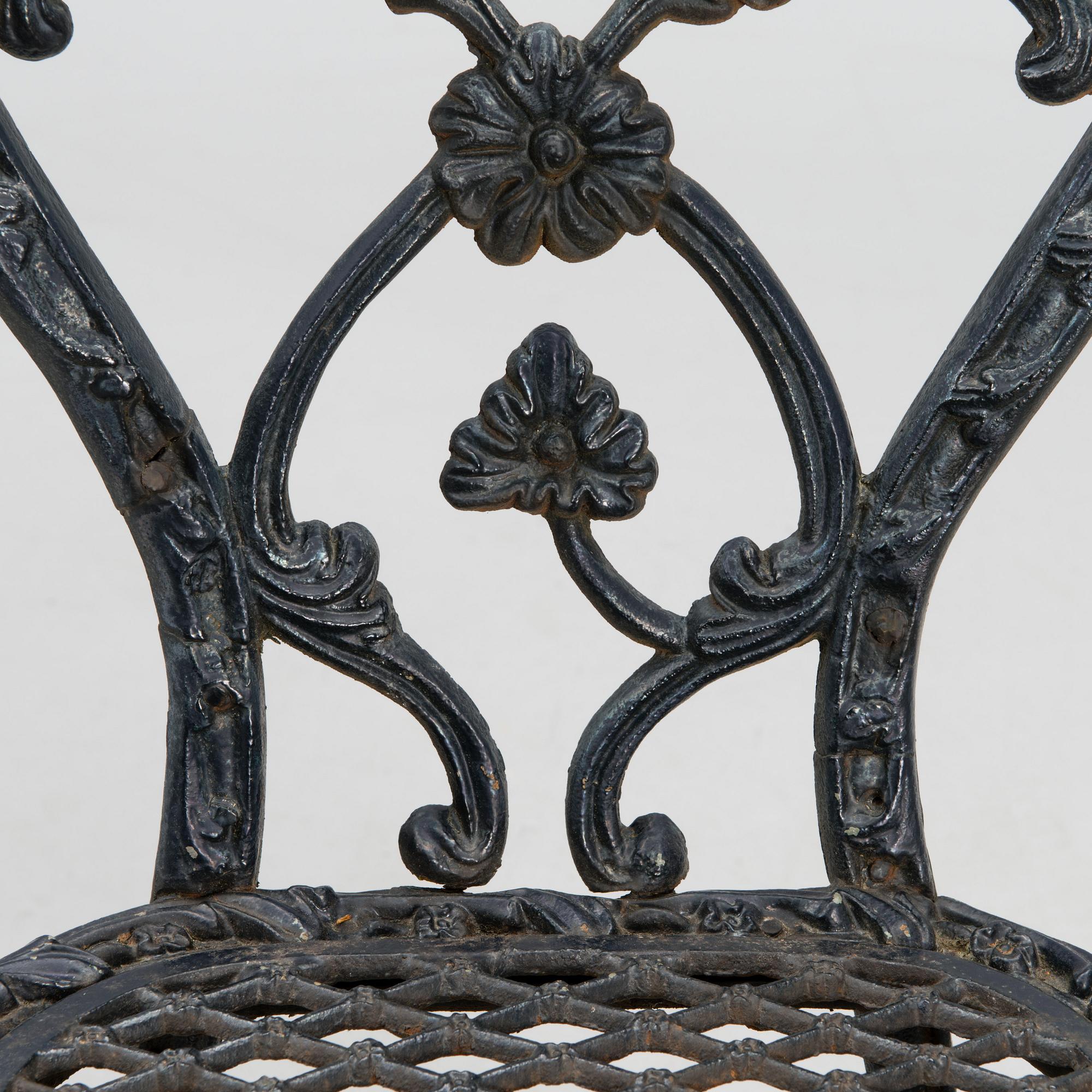 An early 20th century five piece garden suite for Porin Konepaja (Björneborgs Mekaniska Werkstad).