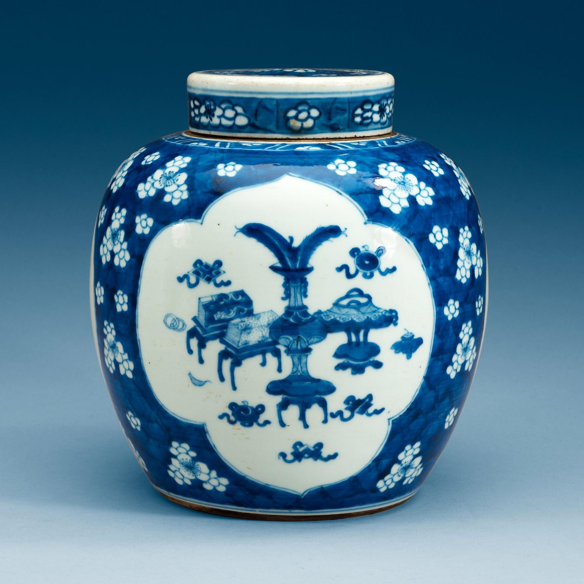 KRUKA med LOCK, porslin. Qing dynastin.