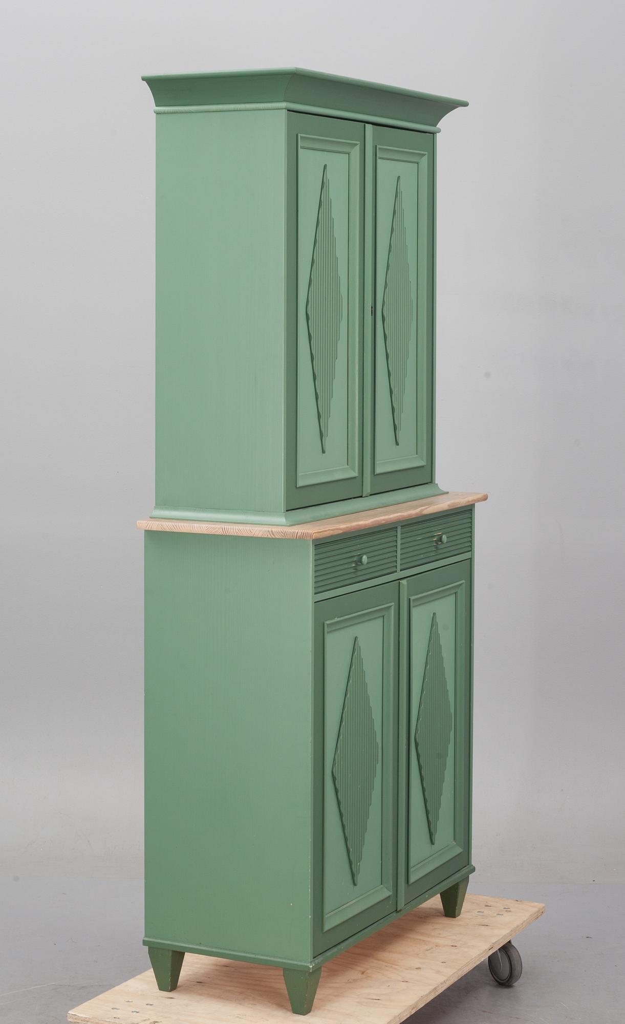 SKÅP, Licentia Möbler A/S, 1900-talets slut.