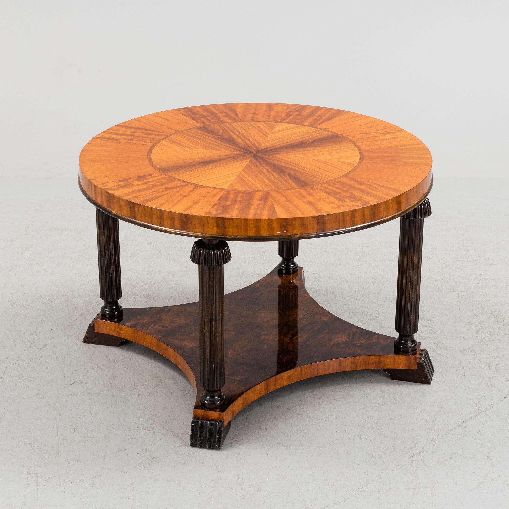 An art déco table.
