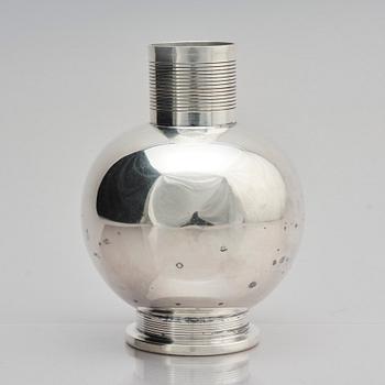 Nils Fougstedt, a vase and bowl, Fabriksaktiebolaget Kronsilver, 1930s.