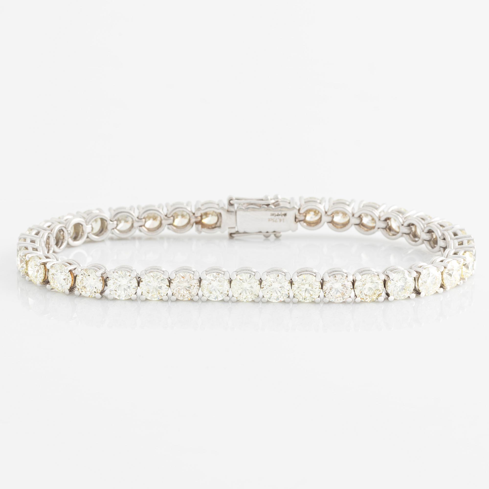 Tennisarmband med briljantslipade diamanter.